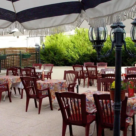 Saint Martin Hotel Bourg-Sainte-Marie